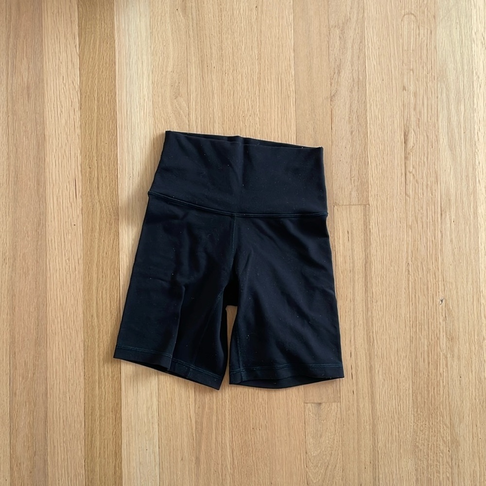 Aritzia TNA bike shorts